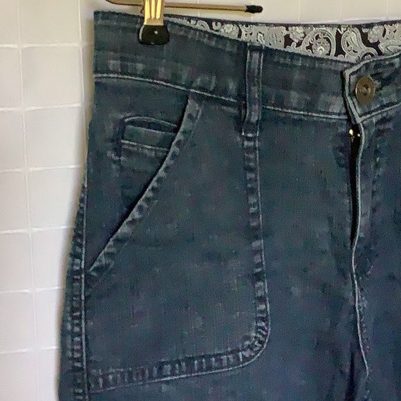 Lee denim capris, size 8 - Picture 2 of 5